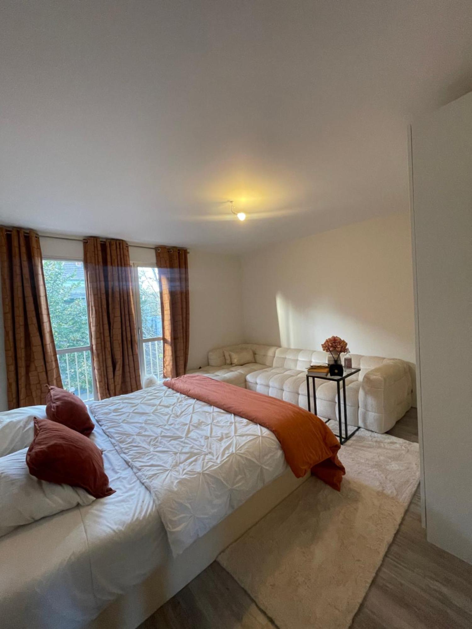 La Maison Du Luxe Ris-Orangis ภายนอก รูปภาพ